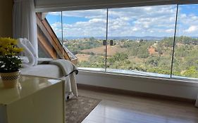 Linda casa em campos do jordao
